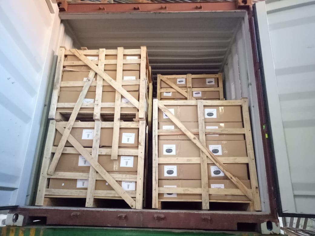 Pakowanie umywalek kamiennych do transportu