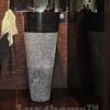 Umywalka wolnostojąca PEDESTAL HAMMERED – z ciemną misą i fakturowanym jasnym korpusem