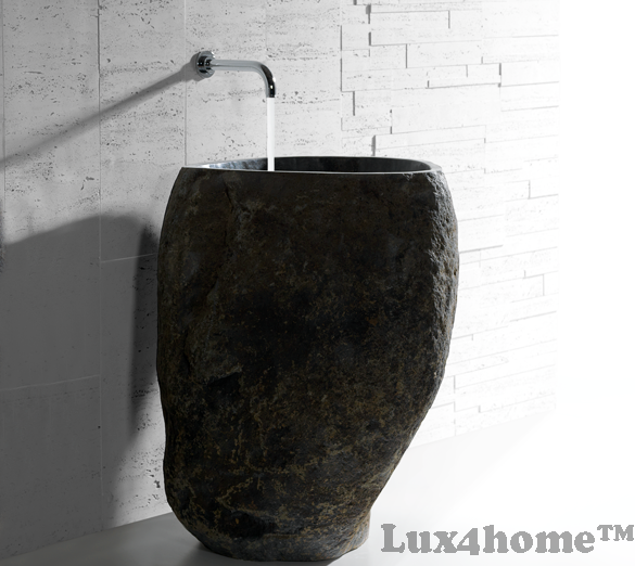 Umywalka z kamienia rzecznego SOLID PEDESTAL Umywalka z kamienia rzecznego SOLID PEDESTAL – pod baterią ścienną na tle białej cegły