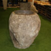 Umywalka z kamienia rzecznego SOLID PEDESTAL Umywalka z kamienia rzecznego SOLID PEDESTAL – naturalna bryła na ekspozycji