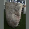 Umywalka z kamienia rzecznego SOLID PEDESTAL Umywalka z kamienia rzecznego SOLID PEDESTAL – naturalna bryła na ekspozycji